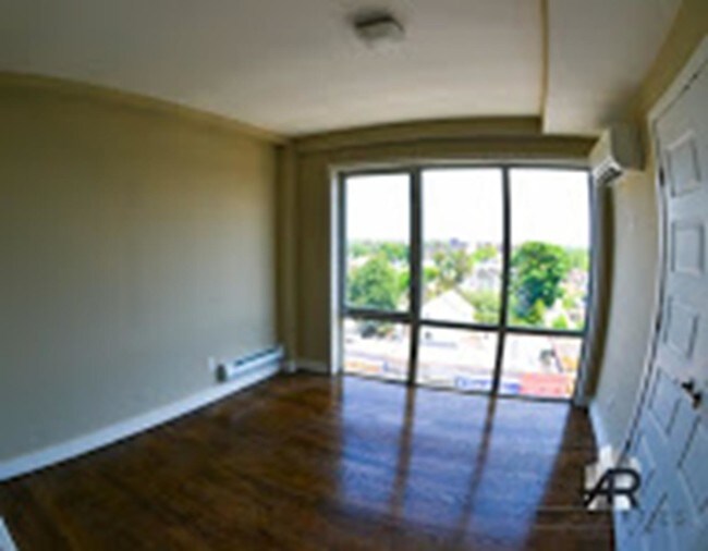 Foto del edificio - 190-11 Hillside Avenue