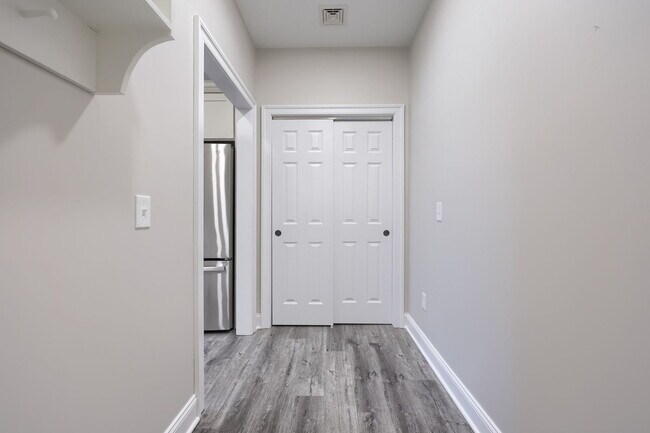 Foto del edificio - 231 E Main St