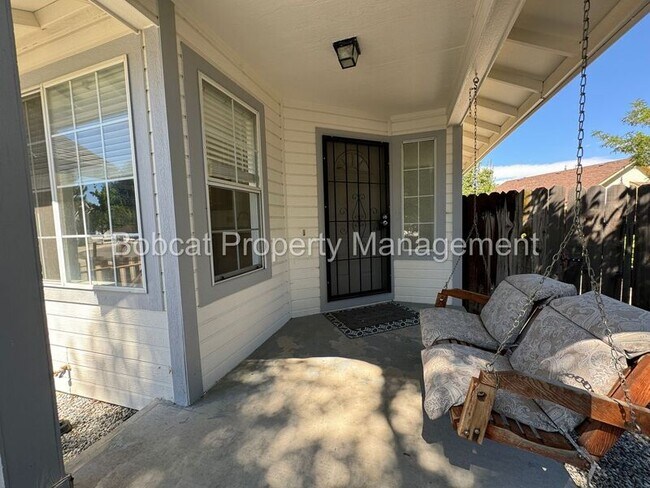 Building Photo - 326 Sandalwood Dr