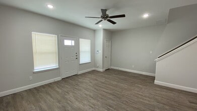 Building Photo - 5225 E Houston Rd