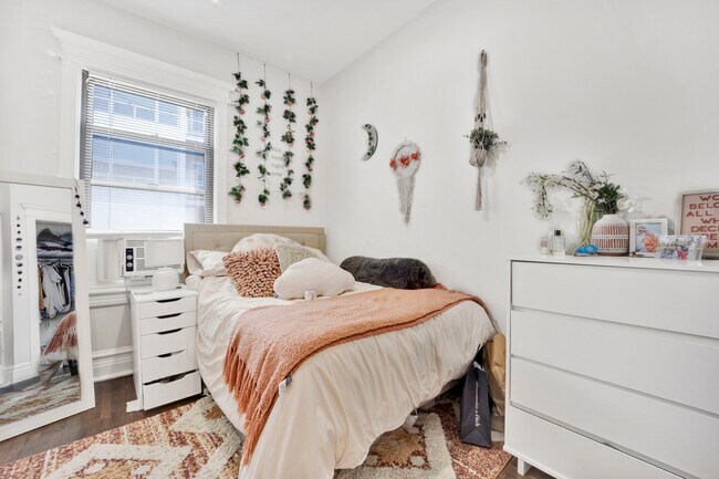 Foto del edificio - 3934 N Sheridan Rd