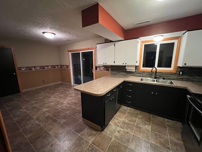 Foto del edificio - 5408 NE 49th St