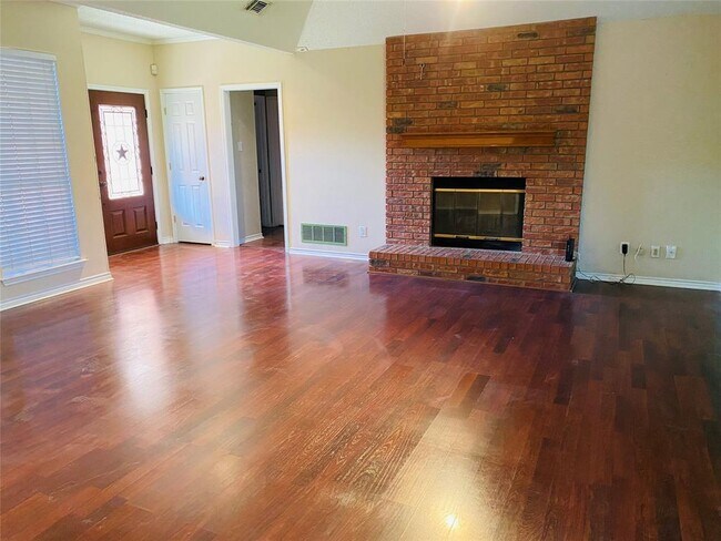 Building Photo - 4744 Montego Bay Dr