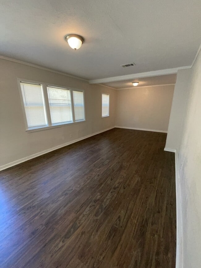 Photo - 2469 Belvedere Dr House