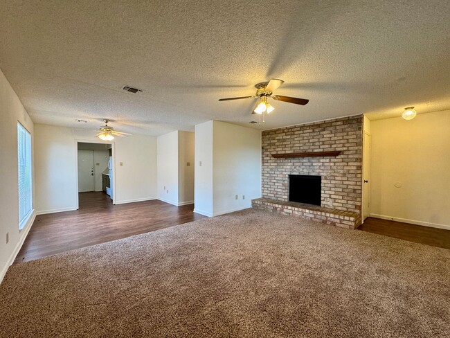 Building Photo - Duplex