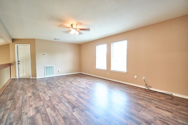 Foto del edificio - 10126 Northview Dr