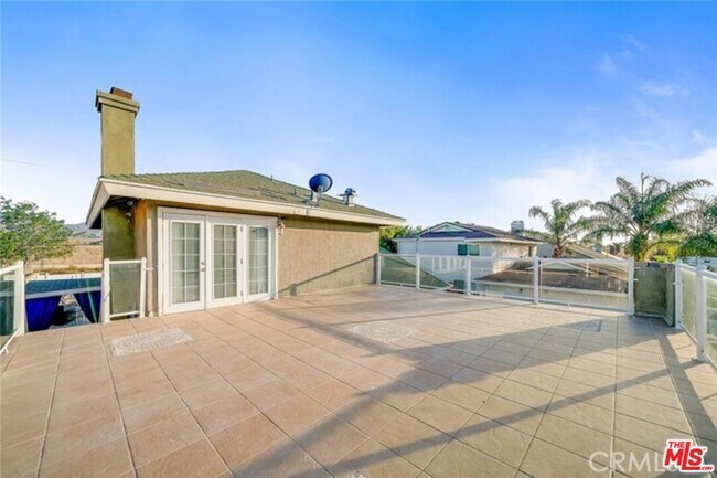 Foto del edificio - 15616 Rosehaven Ln