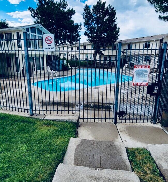 Building Photo - 995 S Miller Way