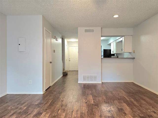 Building Photo - 5801 Shadydell Dr