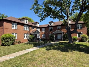 Building Photo - 353 Highland Ave SW