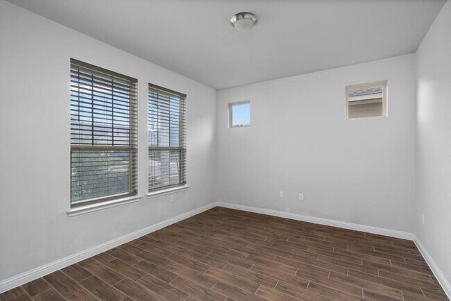 Foto del edificio - 8301 Turnberry Ln