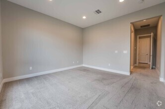 Building Photo - 3020 Full Lotus Dr