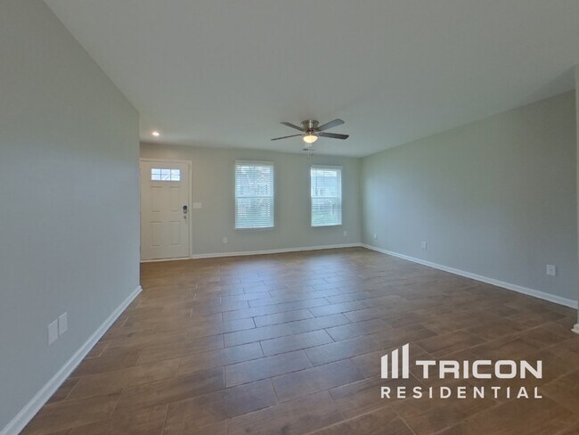 Foto del edificio - 359 Hobson Wy