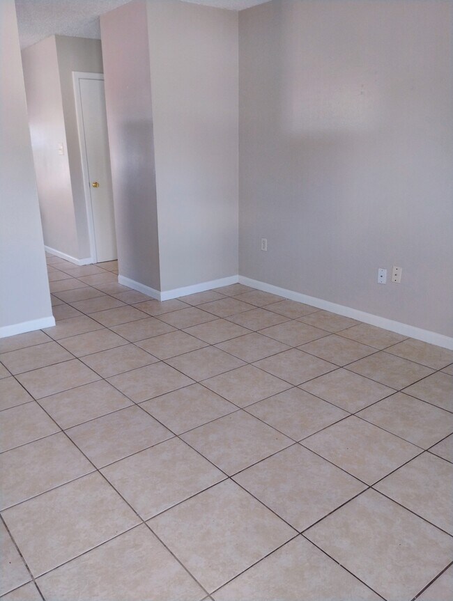 Foto del edificio - 5275 Kimberlin Ave