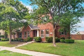 Building Photo - 3852 Banner Dr