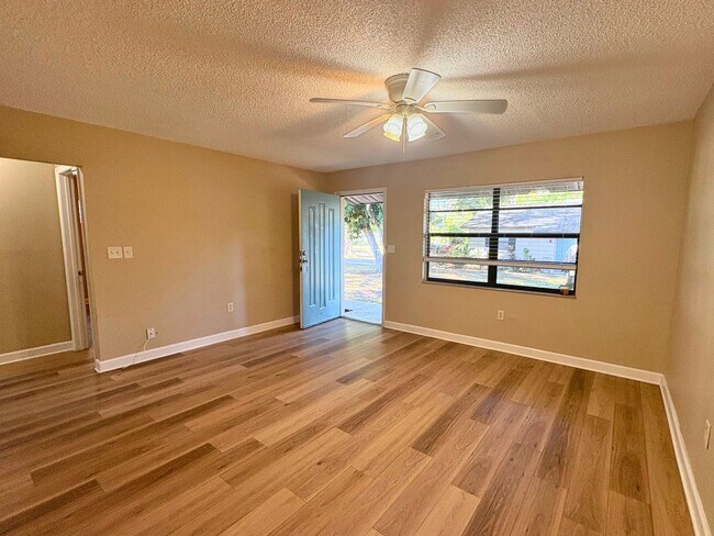 Foto del edificio - 427 6th Ave NE