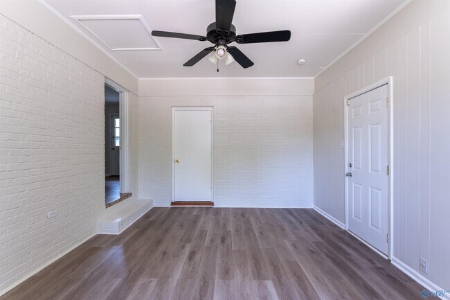 Foto del edificio - 1018 5th Ave SW