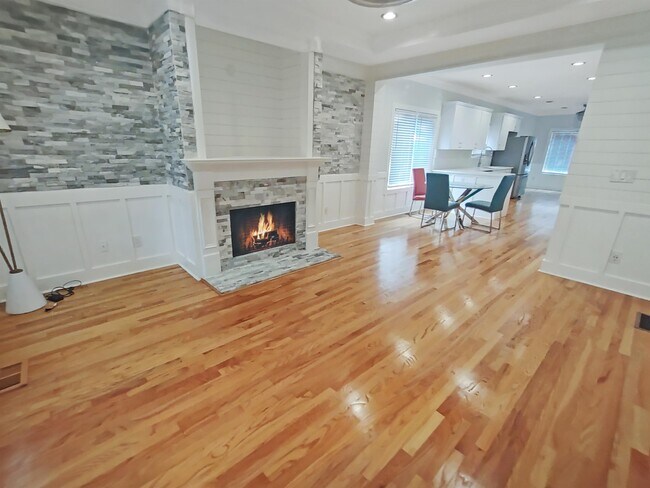 Foto del edificio - 728 Garibaldi St SW