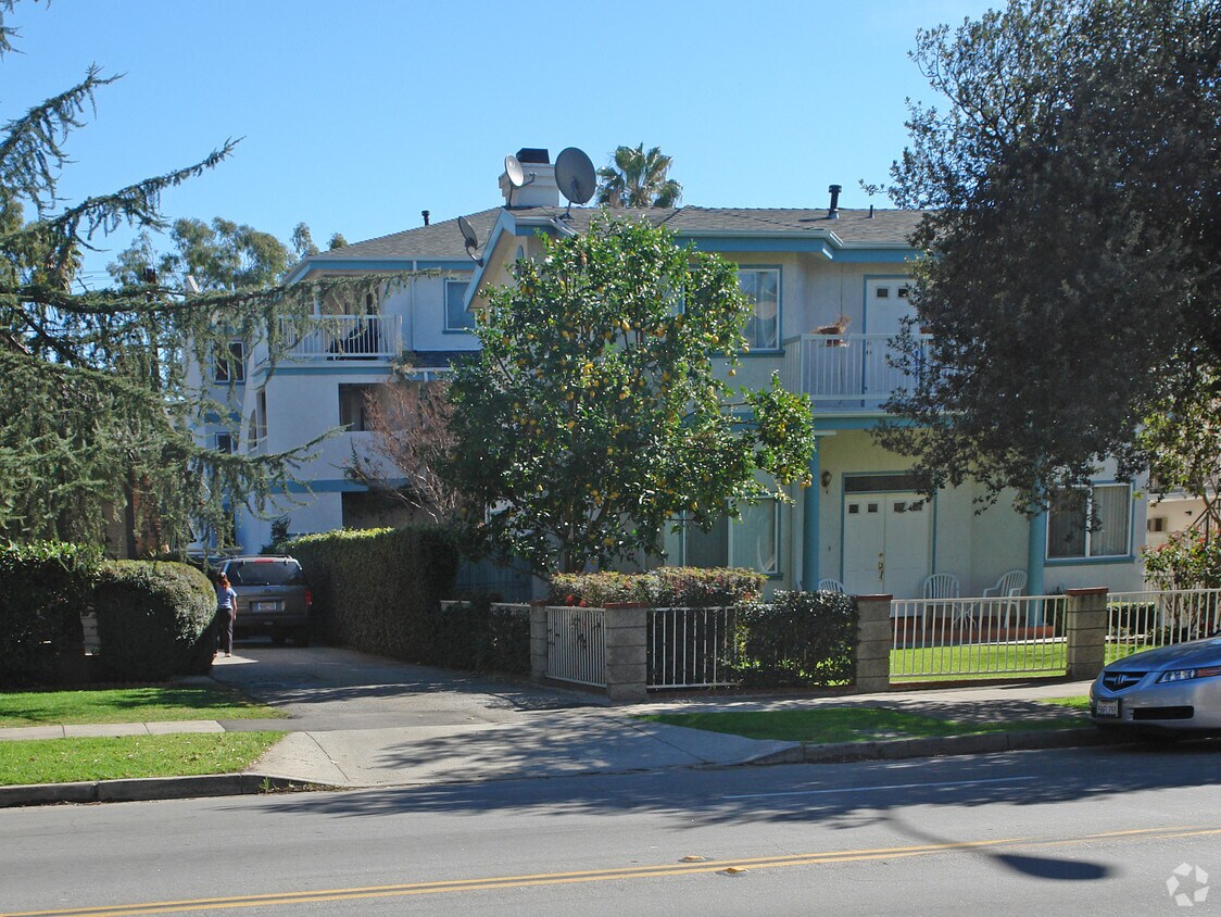 Foto del edificio - 138 Allen Ave