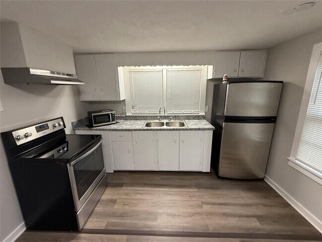 Foto del edificio - 108 Lambert Dr