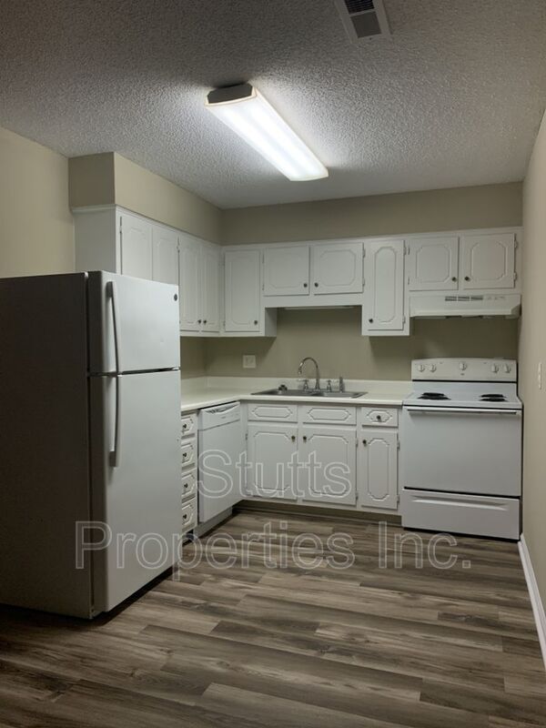 108 Watts Bar St Unit 6, Sheffield, AL 35660 Condo for Rent in