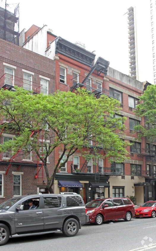 Foto principal - 415 E 72nd St