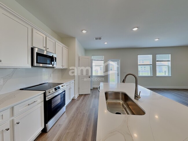 Building Photo - 5972 River Farm Ave