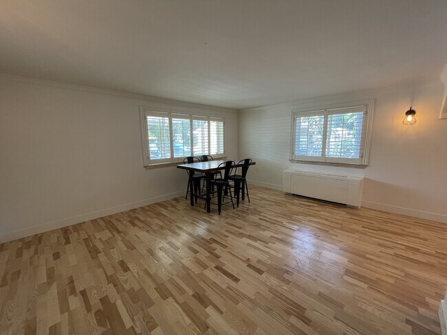 Foto del edificio - 830 E 6th Ave