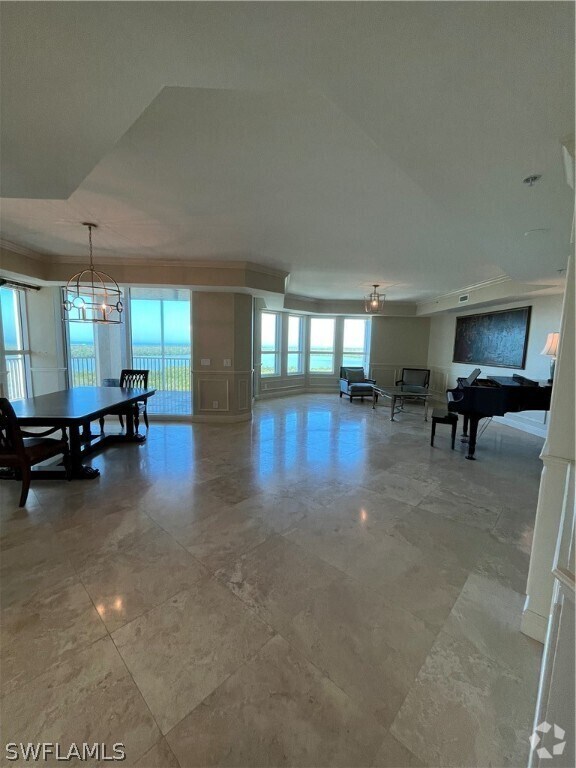 Northshore Lake Villas Apartments for Rent with Extra Storage Naples