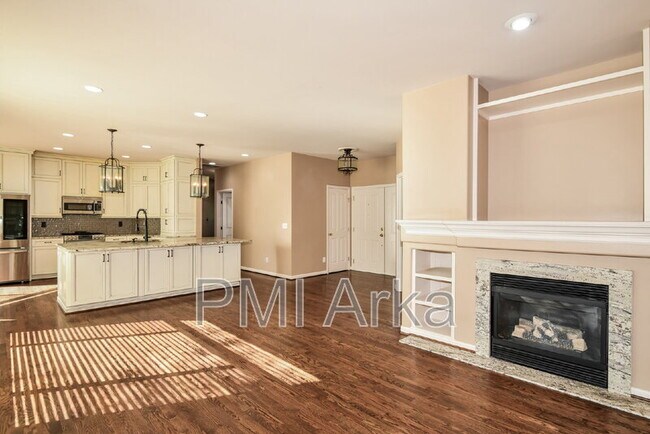 Foto del edificio - 445 243rd Pl SE