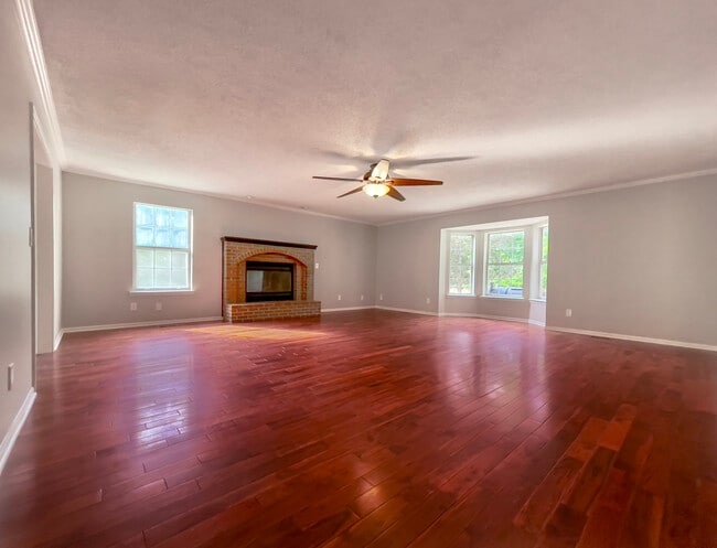 Massive Family Room - 5421 NW Walden Dr