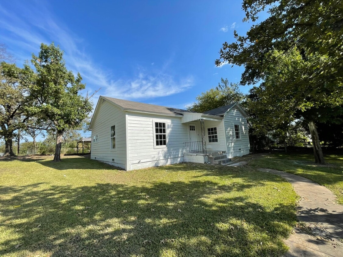 25 W Parnell St, Denison, TX 75020 House Rental in Denison, TX