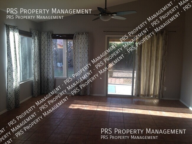 Building Photo - Just Listed
