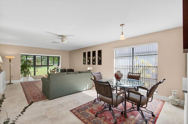 Foto del edificio - 30 Southport Ln