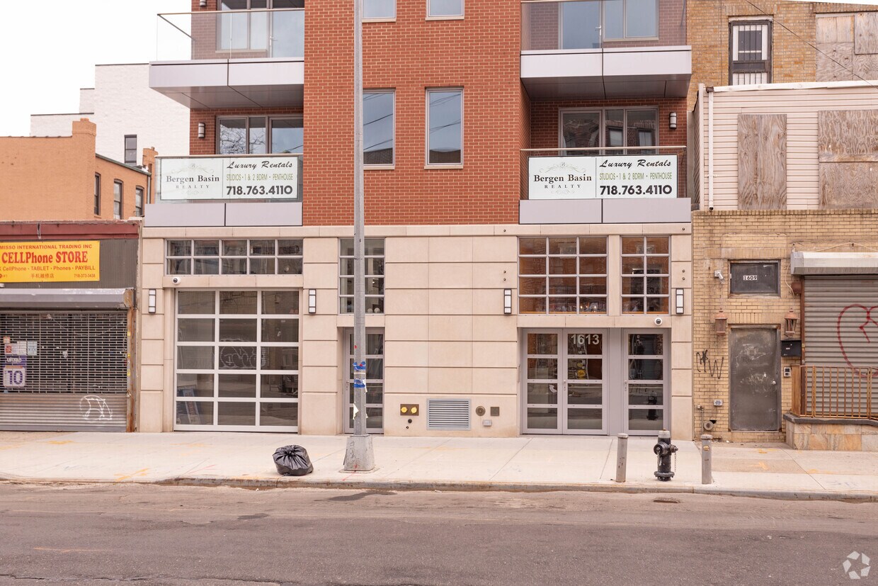 Building Photo - 1613 Mermaid Ave