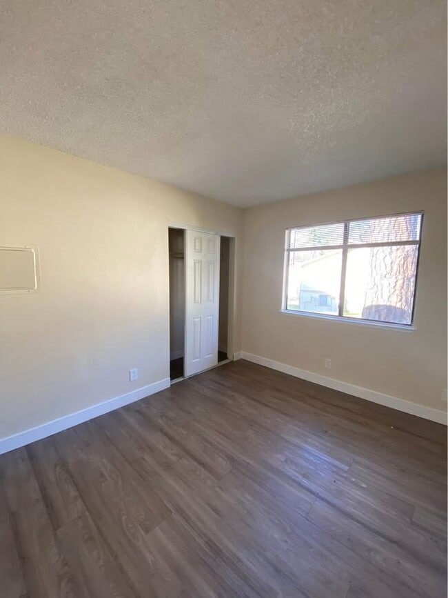 Building Photo - 2644 Woodridge Ct