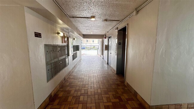 Foto del edificio - 4899 NW 26th Ct