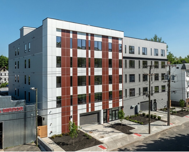 Building Photo - 124-130 Ellis Ave