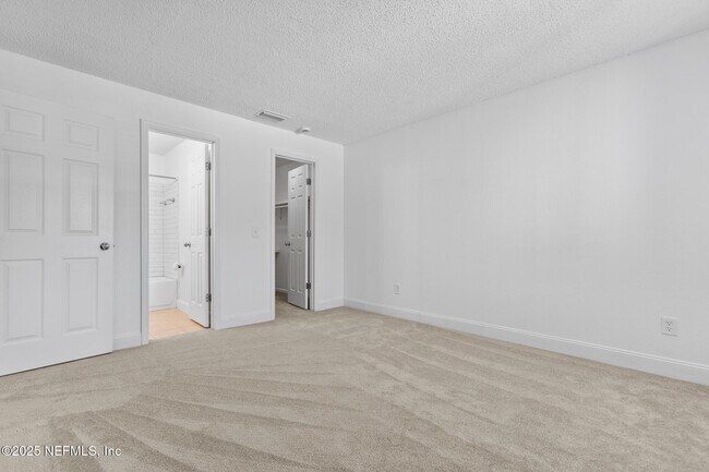 Foto del edificio - 100 Fairway Park Blvd
