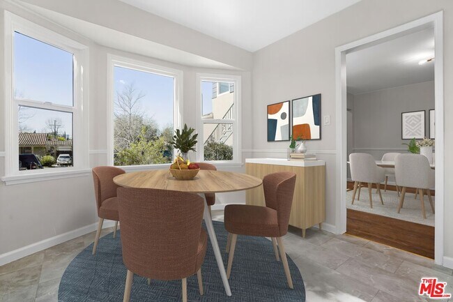Foto del edificio - 1516 Stearns Dr