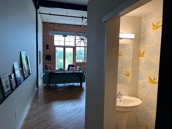 Building Photo - $2,300 - Spacious Loft in Corktown
