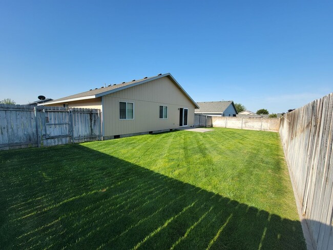 Foto del edificio - Nice home in West Pasco