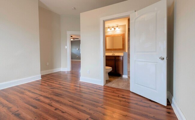 Foto del edificio - Knoxville 37917 - 3 bedroom, 2.5 bath, completely renovated home with extra storage. - Call Tom P...