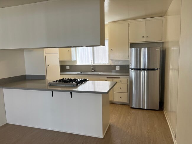 Building Photo - 520 Hermosa Ave