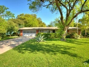 Building Photo - 2600 Twin Oaks Dr