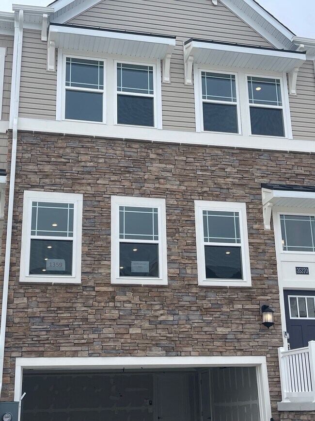 Foto del edificio - 35370 Wright Way