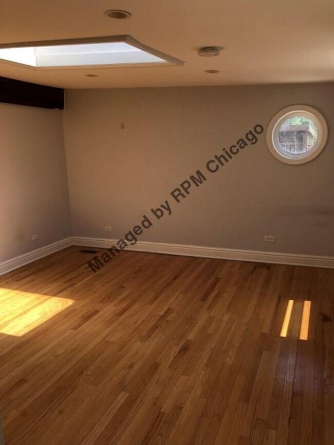 Foto del edificio - 1357 N Wolcott Ave