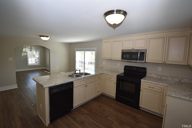 Foto del edificio - 225 W Stallings St