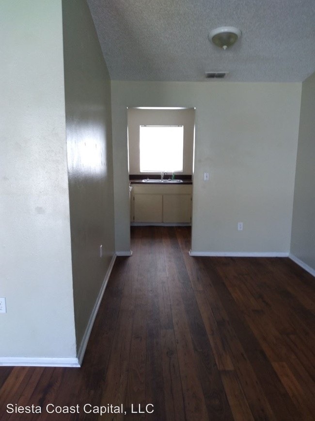 Building Photo - 2 br, 1 bath House - 6827 Porter Rd, Unit 6