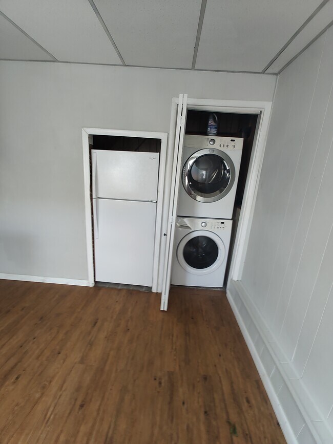 Foto del edificio - 236 E Hector St